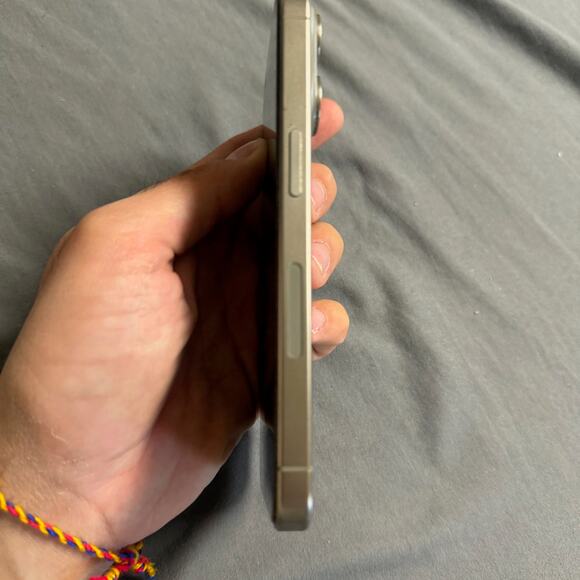 Apple Iphone 15 Pro Titanium 128GB Excellent Condition - Picture 5 of 6